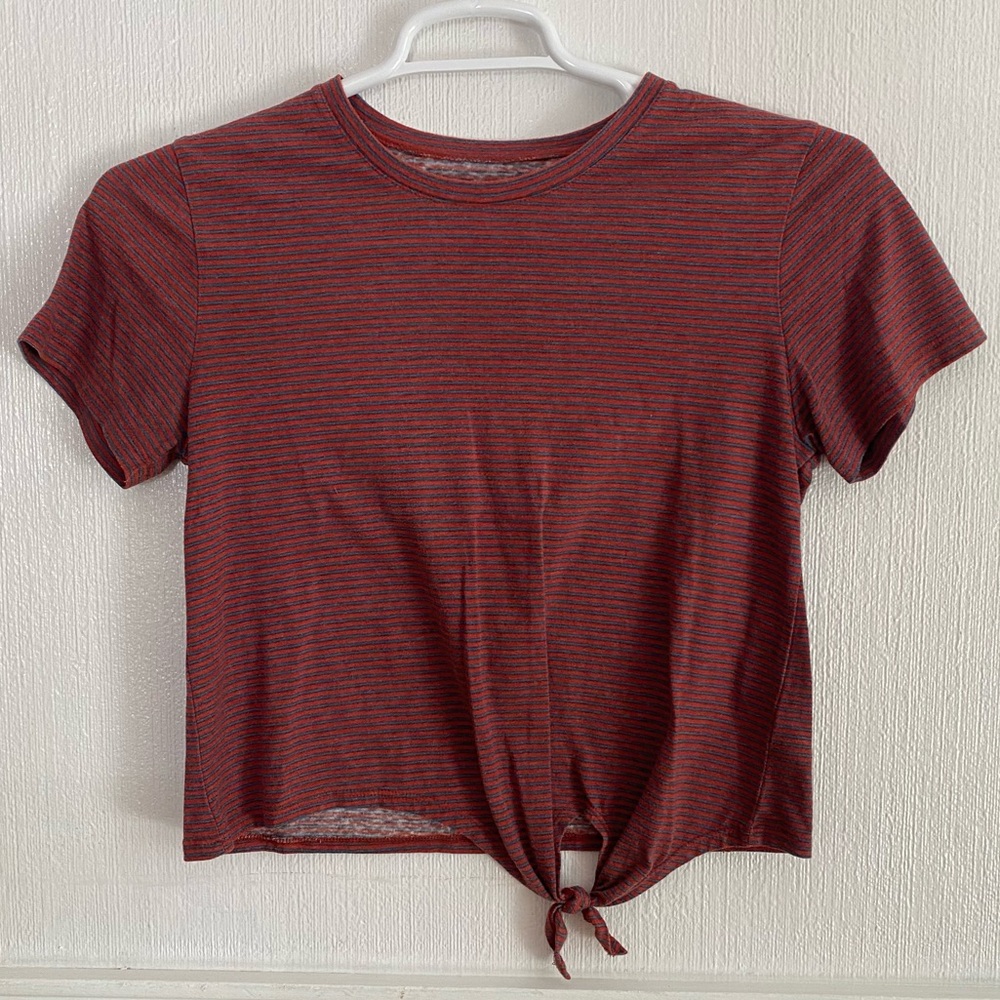 🦋4/$20 SALE - Me to We Striped Crop Top